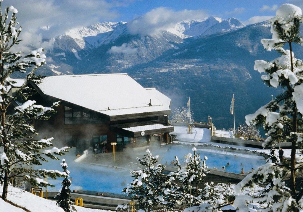 Hotel Les Bains D'Овроназ Екстериор снимка