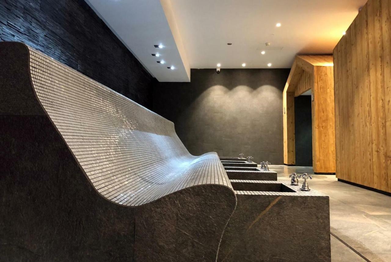 Hotel Les Bains D'Овроназ Екстериор снимка